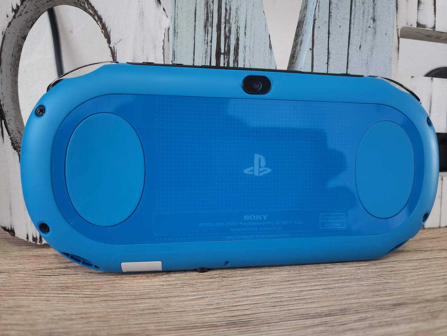 PS Vita + 11,500 Juegos