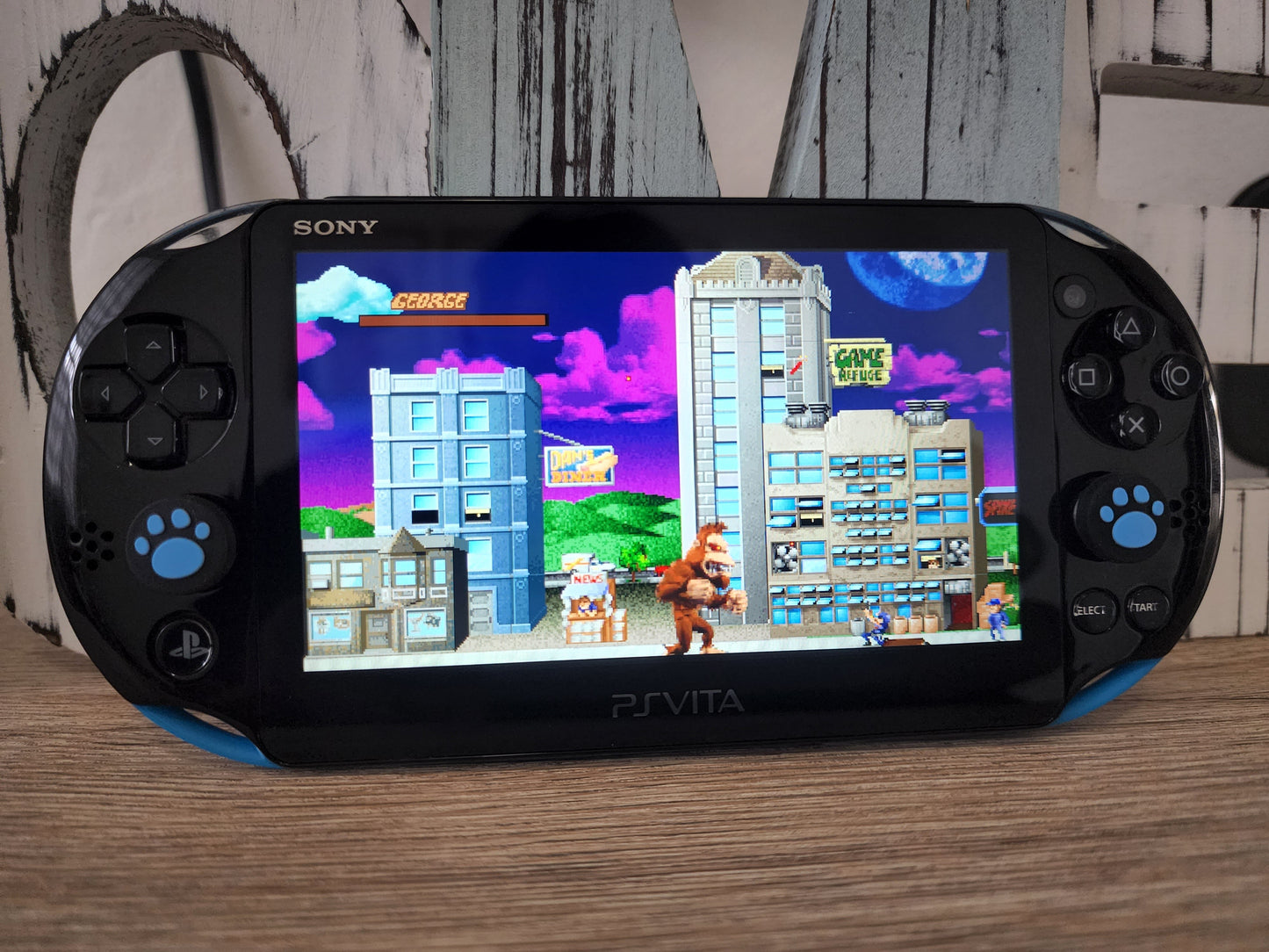 PS Vita + 11,500 Juegos