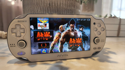 PS Vita + 11,500 Juegos